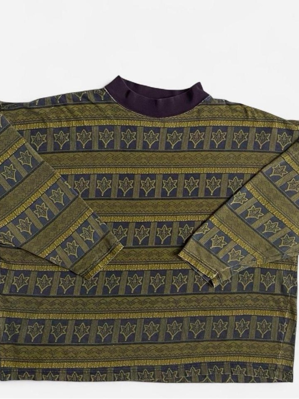 Vintage 90s oversized patterned long sleeve cotton tee